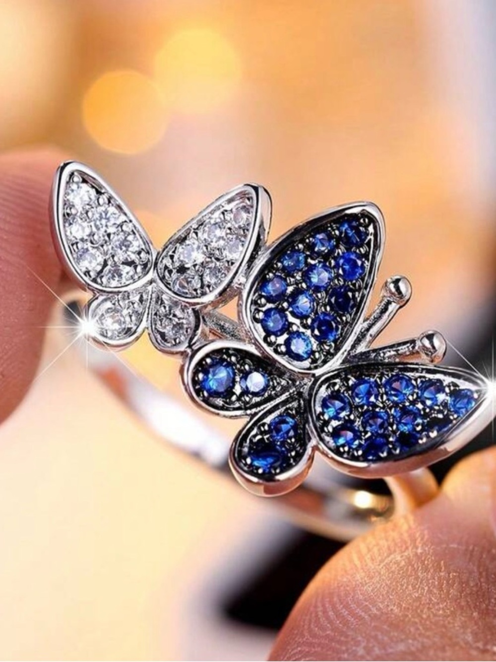 🦋🆕🦋Silver Butterfly Ring with Blue and White Crystals Size 8